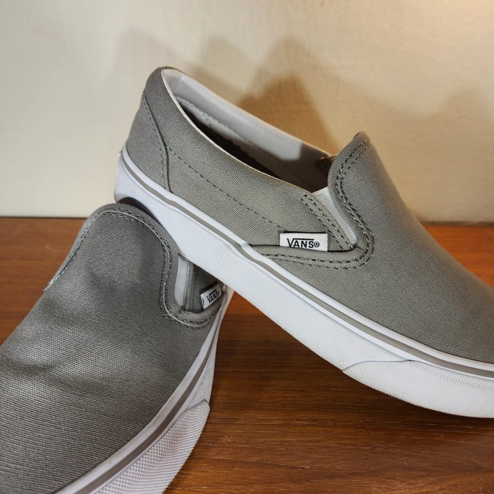 VANS Classic Slip-on Gray Men`s (5.0) / Women`s (6.5)